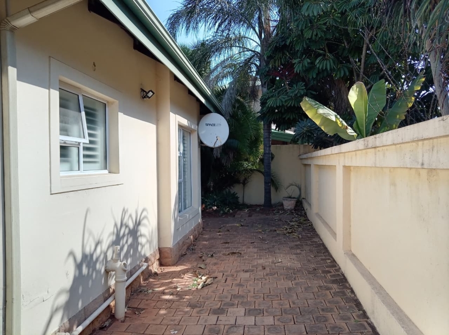 4 Bedroom Property for Sale in Caribbean Beach Club North West